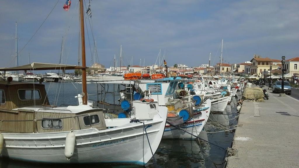 דירות Aegina Aeginitiko Archontiko מראה חיצוני תמונה